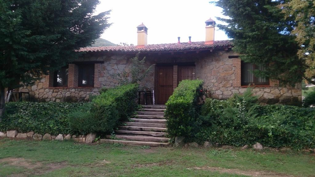 Casas Rurales Las Praderas Hostal Poyales Del Hoyo Exterior foto