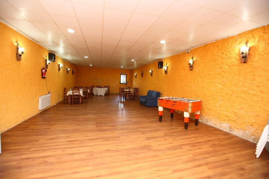 Casas Rurales Las Praderas Hostal Poyales Del Hoyo Exterior foto